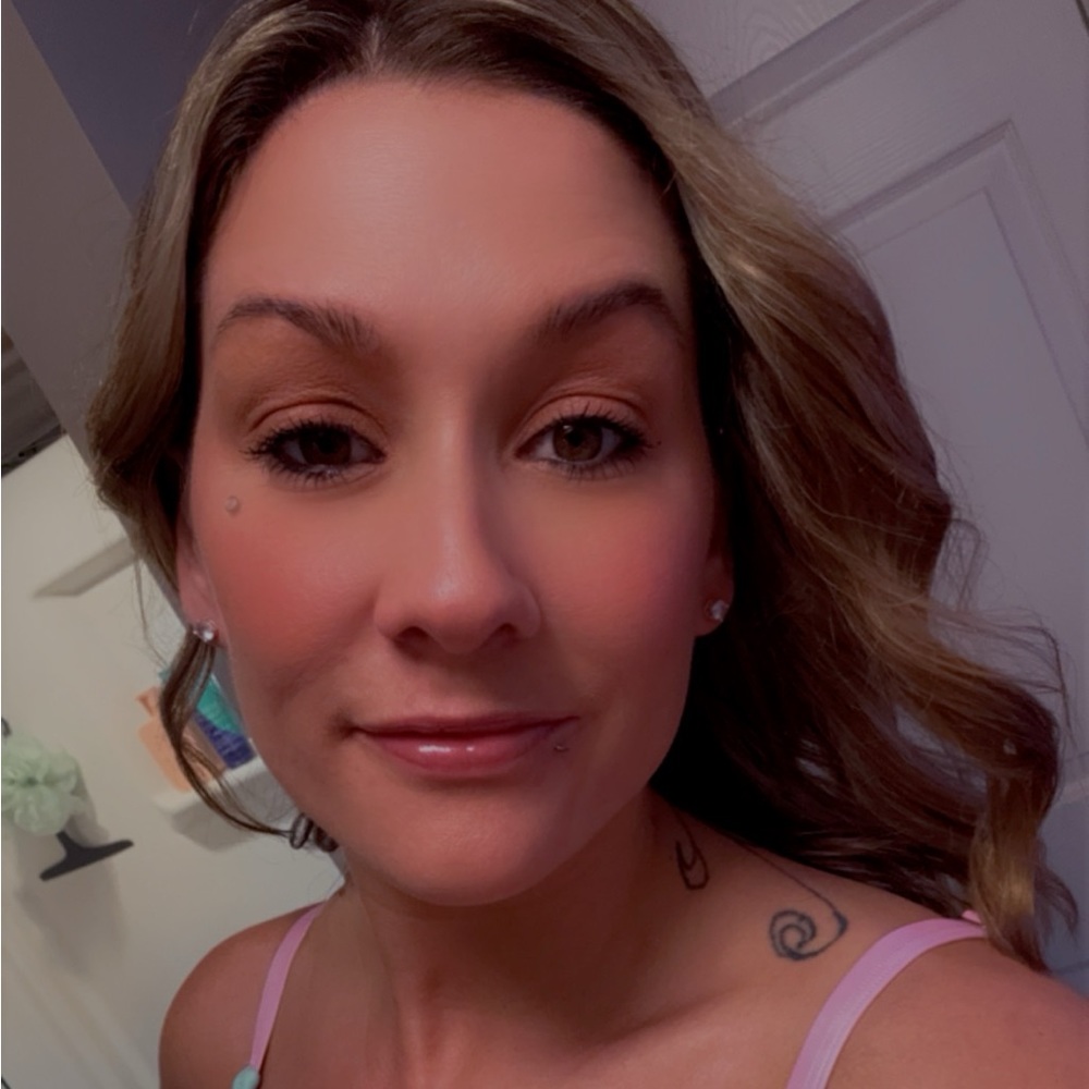 Meet your Posher, Cortney